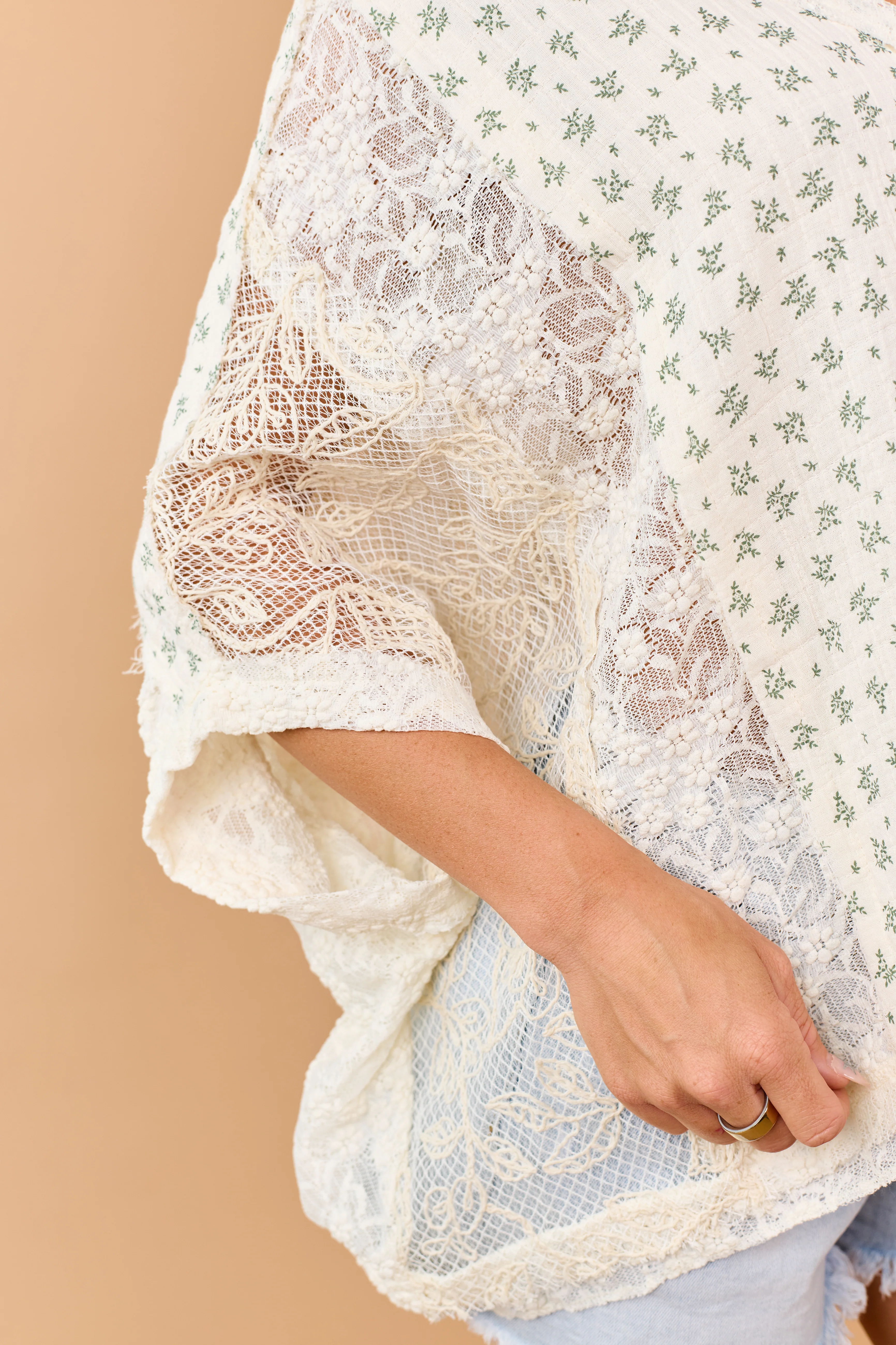 POL Cream Floral Print and Lace Relaxed Top - Image 7
